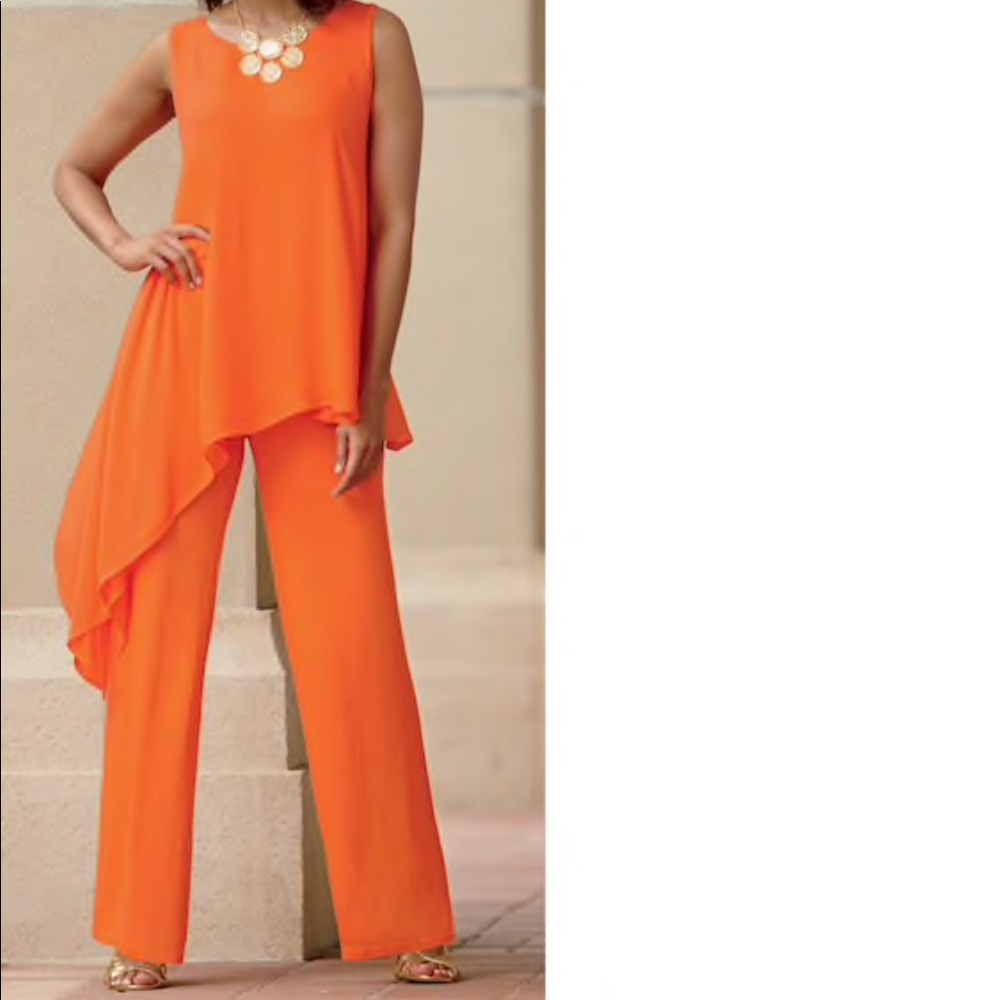 Monroe & Main asymmetrical Top and pant set